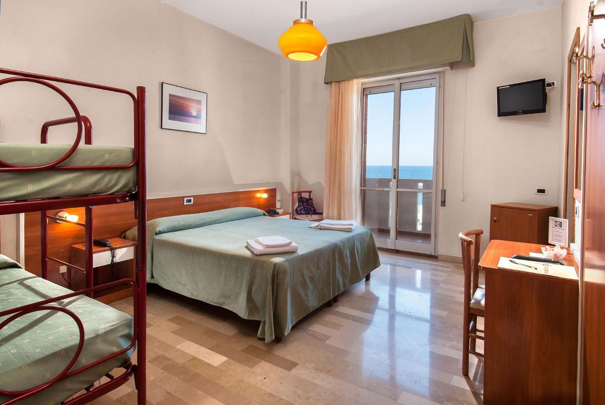 Hotel Continental Fano Habitación foto