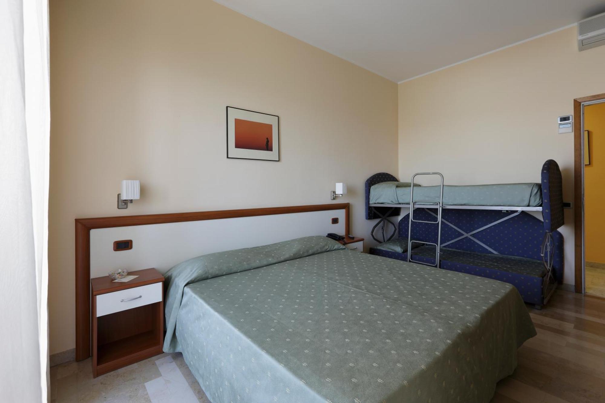 Hotel Continental Fano Habitación foto